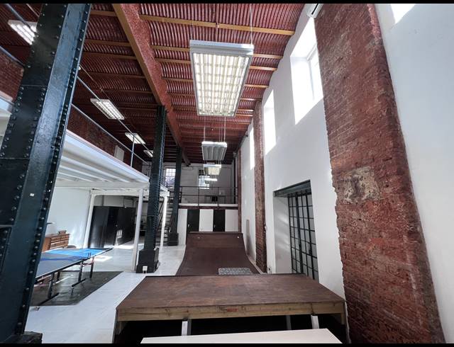 300M² OFFICE TO LET IN WOODSTOCK